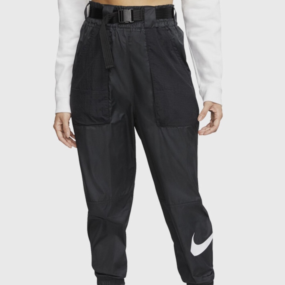 NWT Nike Women’s Wind Joggers XS